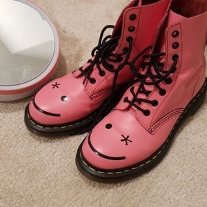Dr Martens pink hickory smile boots